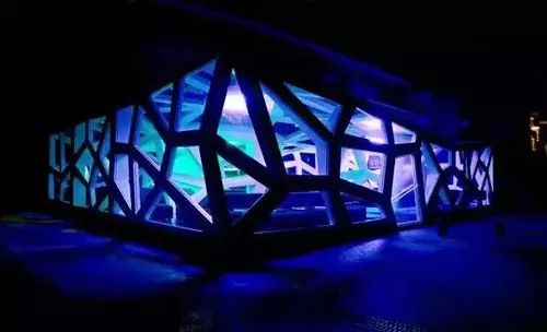 地铁外面广告是怎么弄的,地铁里你不要眨眼睛的广告