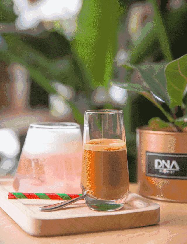 还在星爸爸%arabica排队?魔都还有这些超嗲主题咖啡馆等你拔草