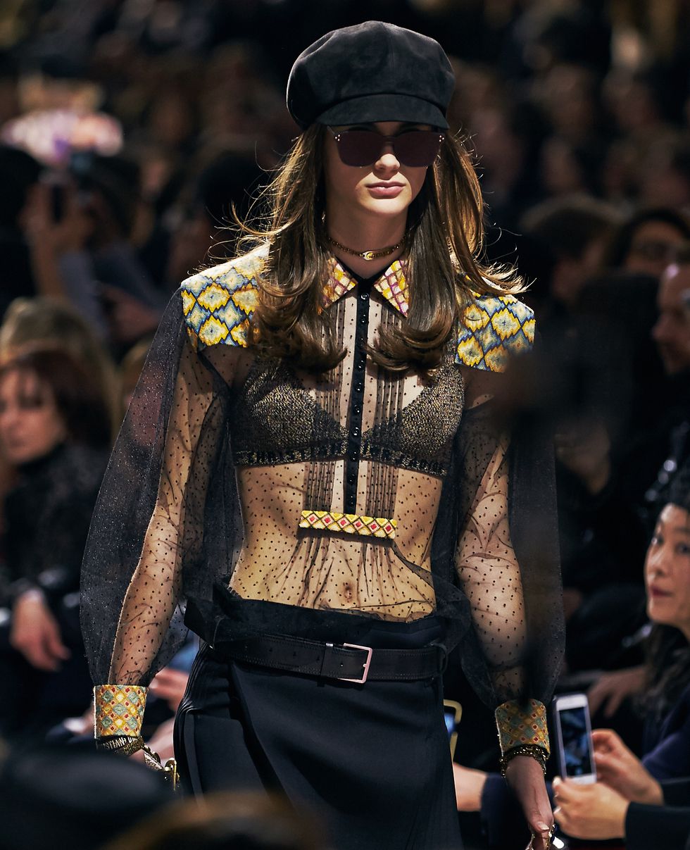 dior成衣秀经典,dior2018秋冬时装复古巴黎郊区