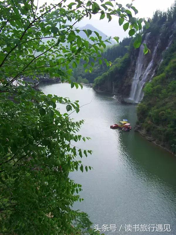 在青山绿水间游玩,在青山绿水间感受大自然
