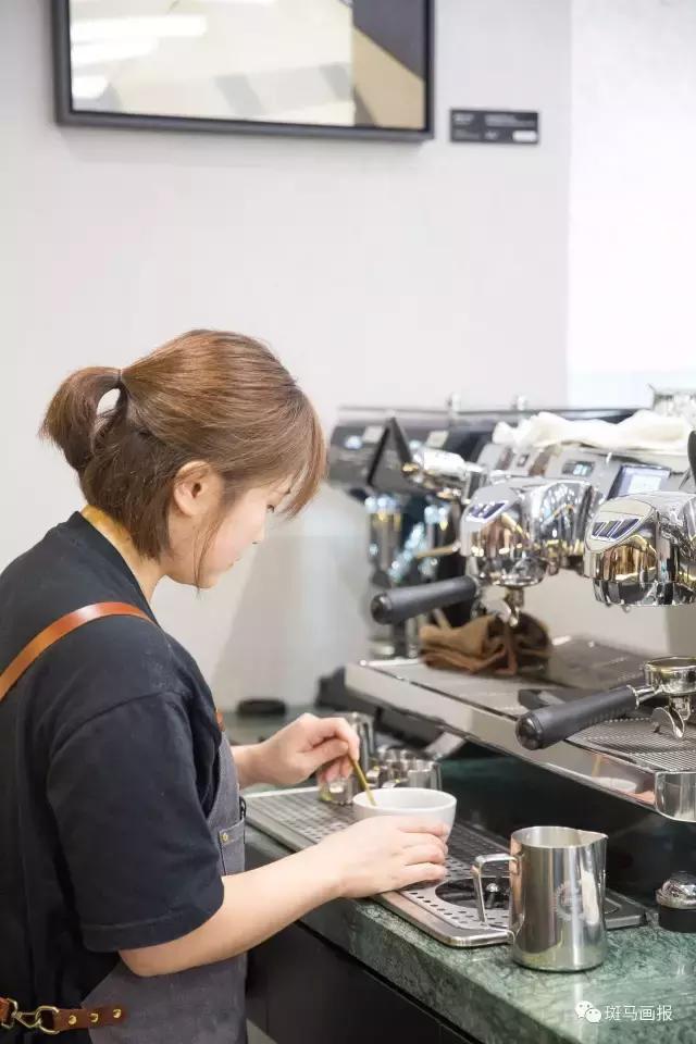 还在星爸爸%arabica排队?魔都还有这些超嗲主题咖啡馆等你拔草