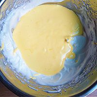 六寸戚风蛋糕超详细版的做法步骤,六寸戚风蛋糕超详细版的做法