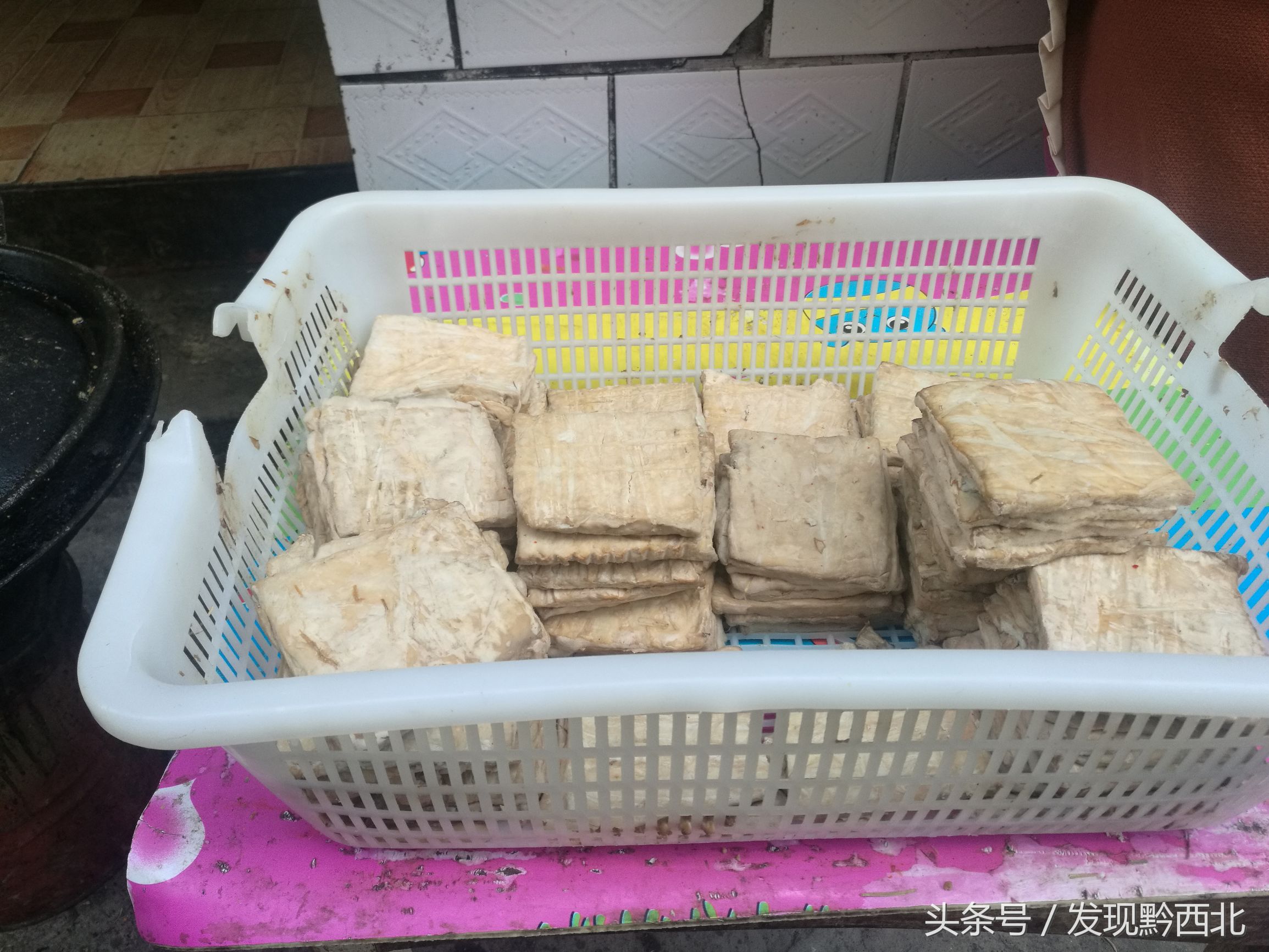 织金臭豆腐小吃,贵州毕节八步臭豆腐怎么做
