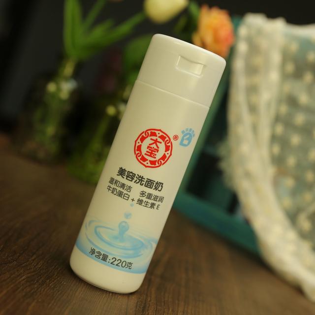 怎样辨别女生的化妆品,怎样鉴别一个好的化妆品