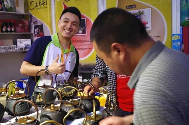 待小布说出真相，今天在进口商品展木有买买买的亲，要后悔到明年了！