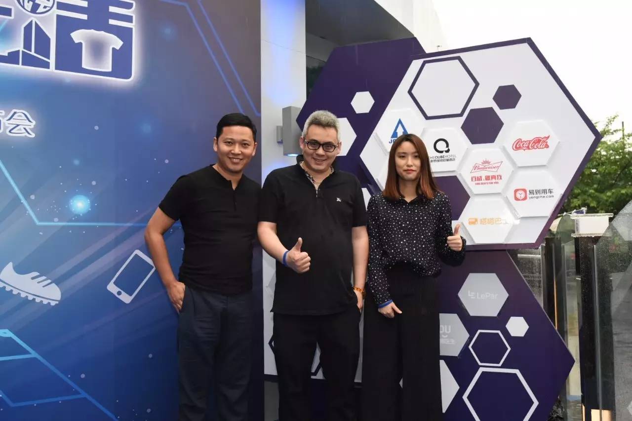 足球是生活的一部分,足球就是生活的缩影