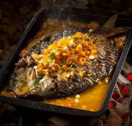 东莞欧冠决赛看球,欧冠决赛看台举杯