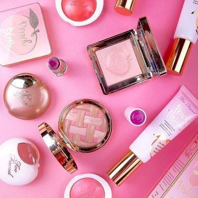 脸上用的酸类产品过期了还能用吗,过期产品还可以抹在脸上吗