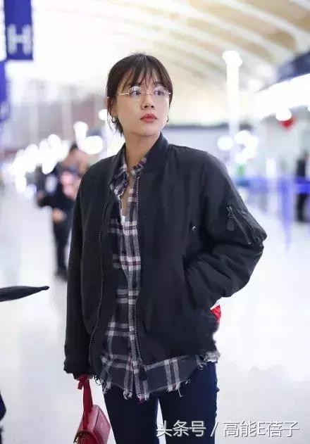 刘诗诗香奈儿包包同款,刘诗诗古力娜扎毛绒包