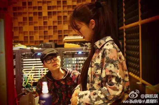 37岁的F小姐出道15年,不管怎么努力就是不红