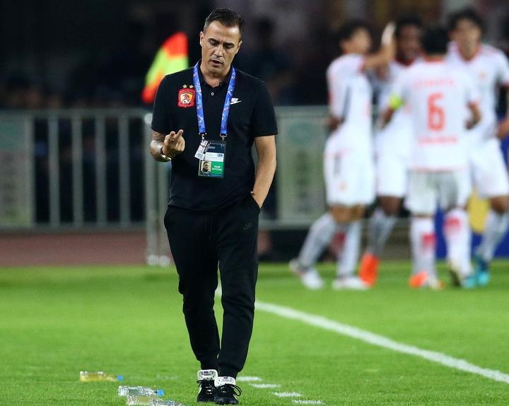 吹恒大也是一门艺术,今晚你不吹高拉特郑智都不好意思自称是恒吹