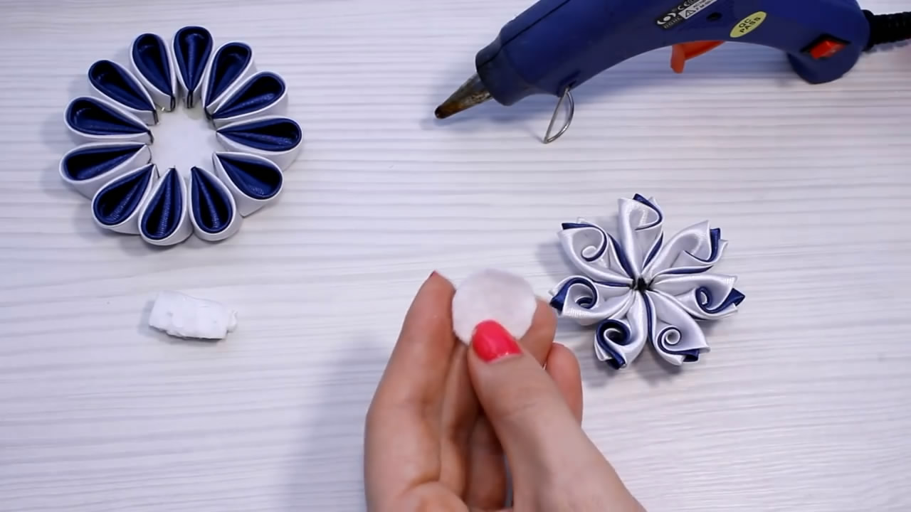 胸花布艺花朵高级,简单的布艺花朵制作教程