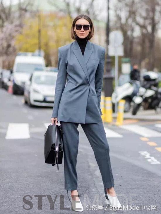 妈妈高档踩脚裤,薄款光泽踩脚裤