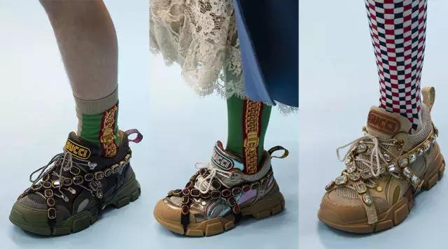 杨幂迪丽热巴带货女王,徐濠萦代言的鞋子