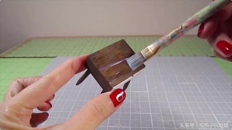 娃娃家床头柜diy自制,手工制作床给芭比娃娃的