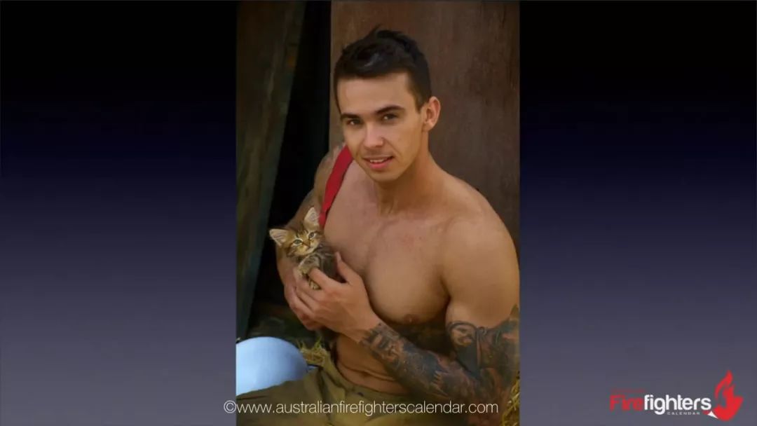 肌肉男和消防员对比视频,中国的消防员肌肉男帅哥视频