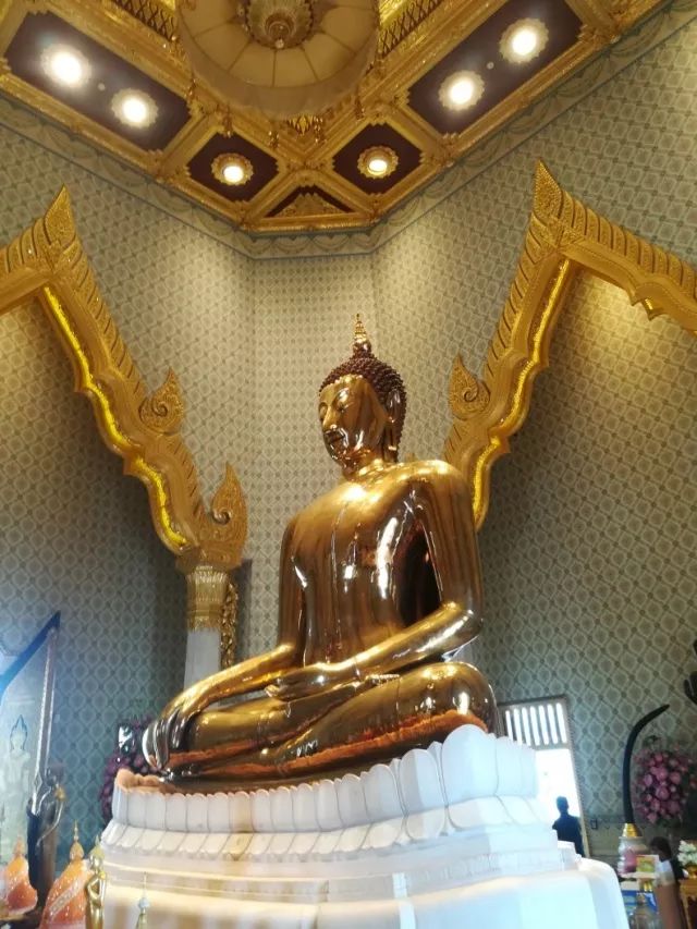 君行体验官专栏丨他在佛之国度，邂逅了一场浪漫