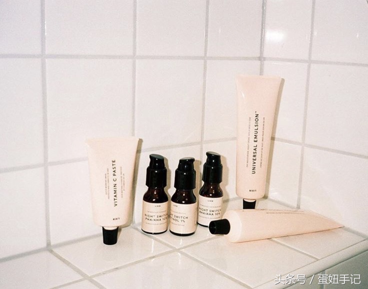 少女粉+性冷淡风=这个春天的情愫｜直男送礼指北