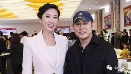 王思聪妈妈晚宴,王思聪妈妈同框