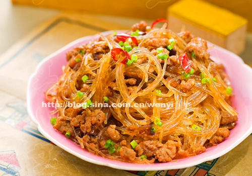 冰箱里有块肉馅儿，怎么把它解决掉？