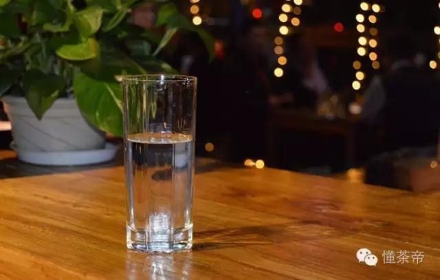 不爱喝水喝茶可以吗,喝茶和喝水哪个健康