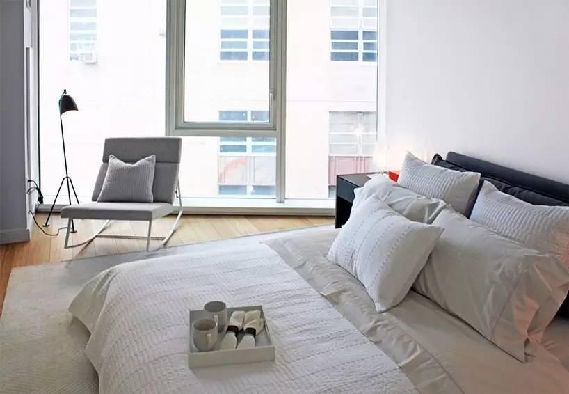 这个人在纽约最贵的地方，为穷人建了座金字塔