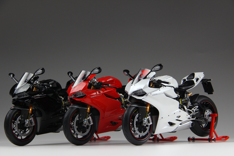 2021宝马s1000rrm版和杜卡迪大魔鬼,杜卡迪streetfighterv4和大魔鬼