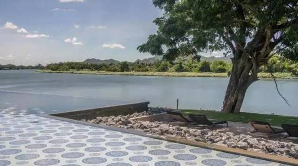 泰国桂河水上竹筏度假屋,泰国桂河水上屋度假村