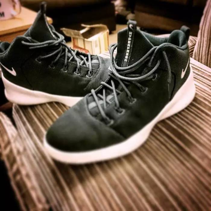 赵云单挑吕布出什么装备,吕布和赵云对抗路