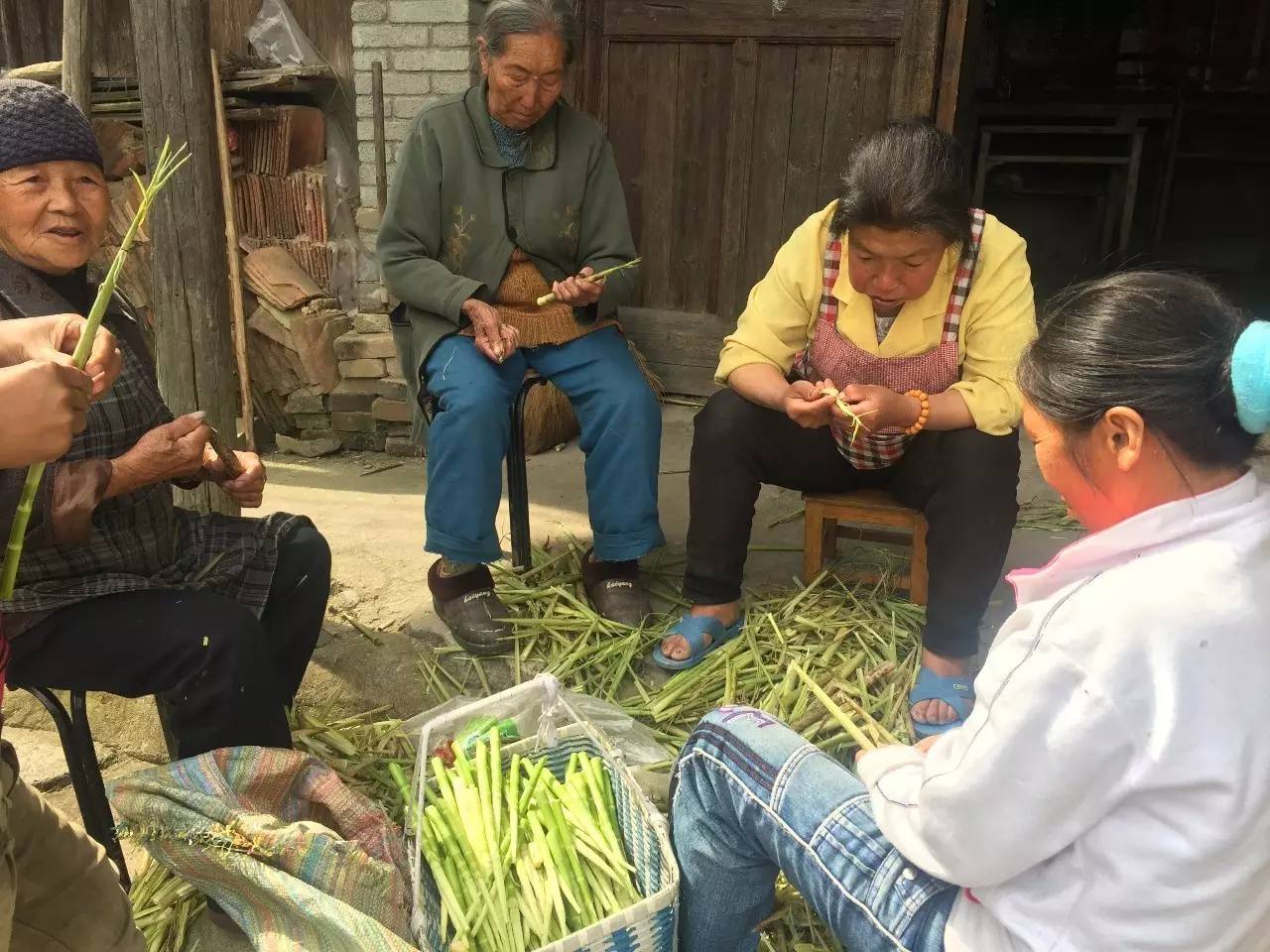 娌℃湁杩滄柟鍙湁褰撲笅鐢熸椿,鏉鹃槼鍘块檲瀹堕摵浜戝姘戝