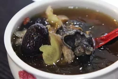 冬天脚冰凉可以穿袜子睡觉吗,女人冬天睡觉脚冰凉是什么原因