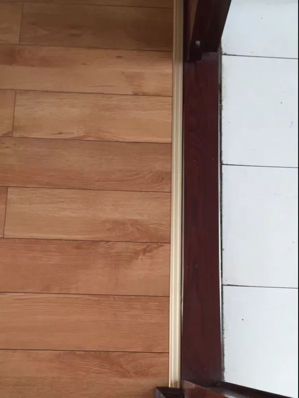 木地板和瓷砖怎么衔接最美观,木地板与客厅地砖如何衔接