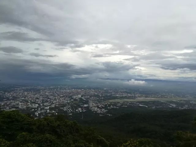 君行体验官专栏丨他在佛之国度,邂逅了一场浪漫