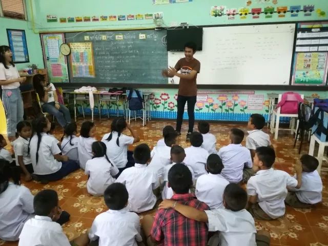 君行体验官专栏丨他在佛之国度,邂逅了一场浪漫