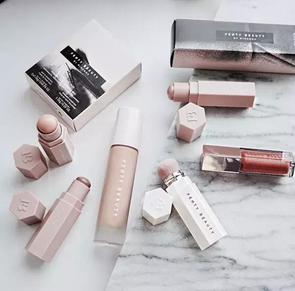 修容修的鼻子一边大一边小,如何修容修的棱角分明