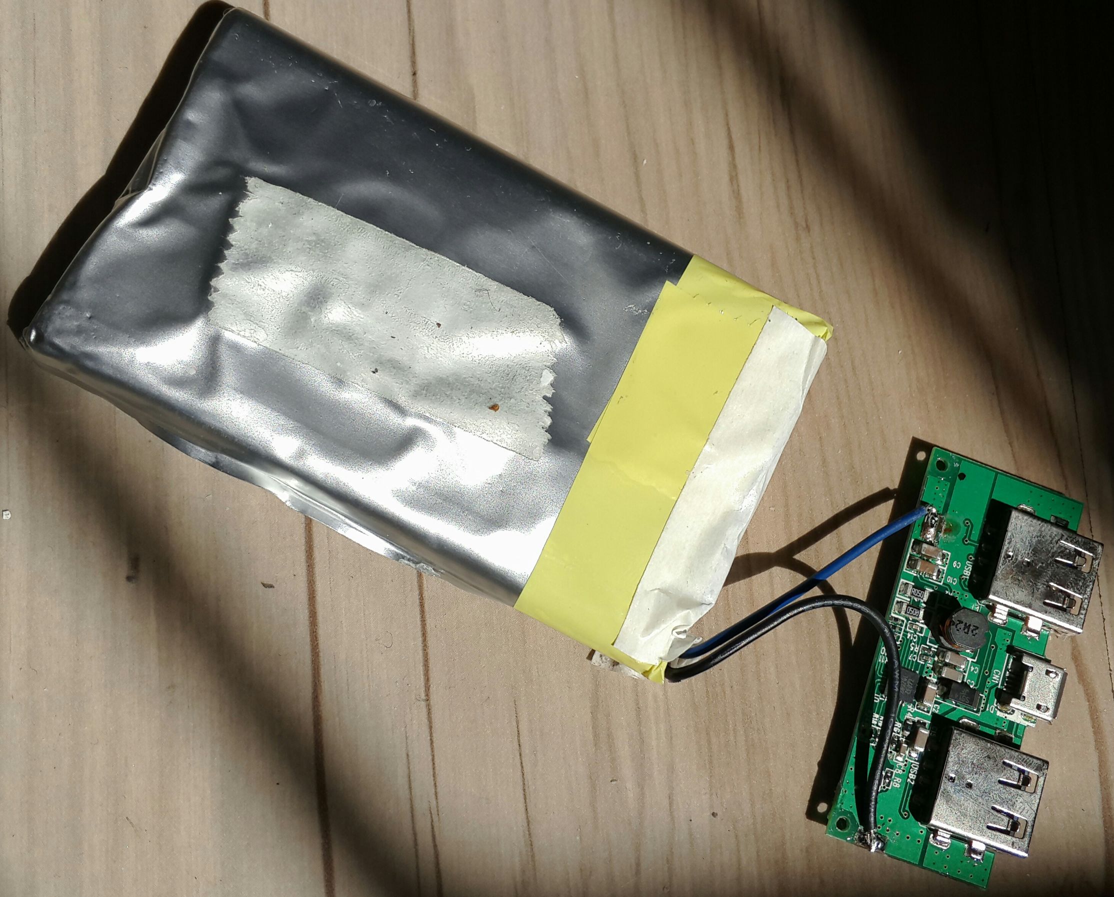 与乐磁吸充电宝拆解,拆解充电宝100000毫安