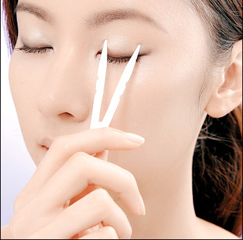 变大眼睛的自然方法,眼睛变大方法男生