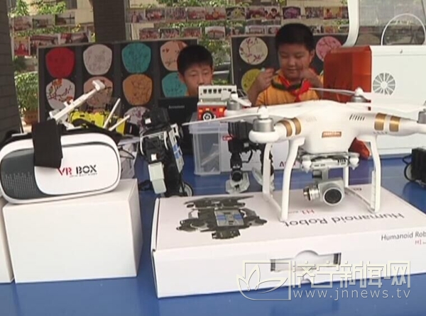 济宁霍家街小学学生宣誓,济宁市霍家街小学教室