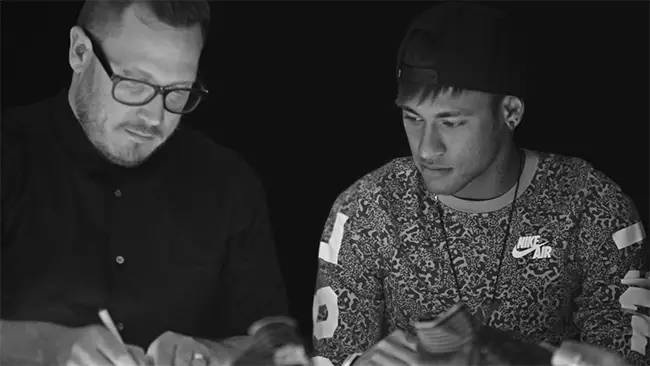 球鞋信息一览|夜光底750Boost、全黑NMD相隔一天发售,要剁脚了