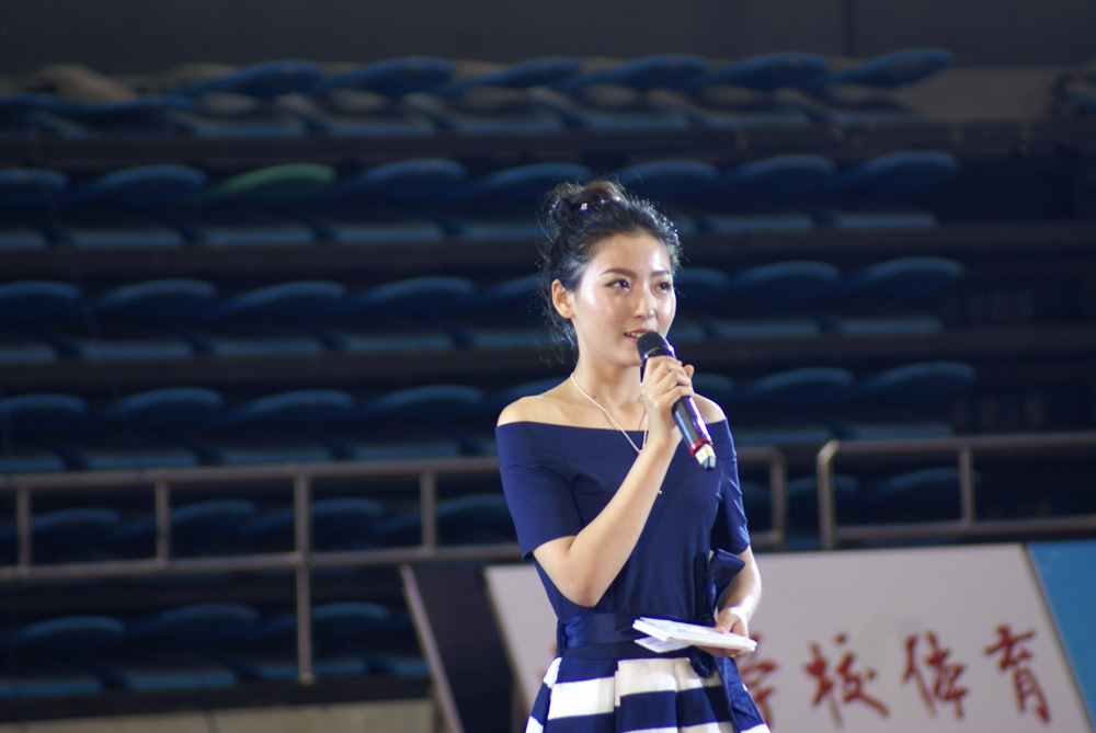 实拍中国大学生五人制足球联赛南大区上的50位美女