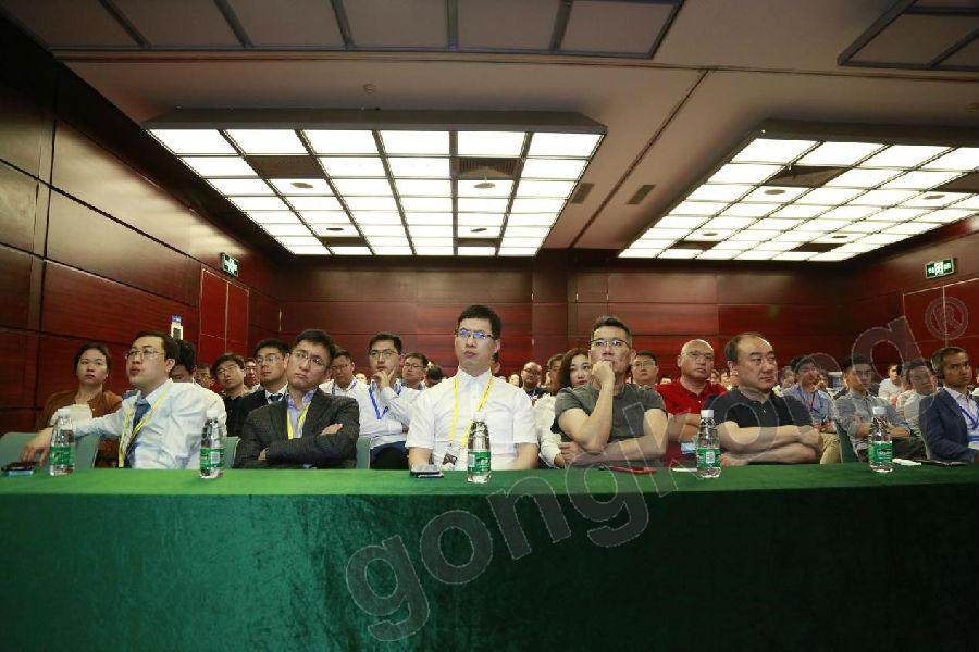 吉兰丁“重器”发布，天机算系统掀巨澜