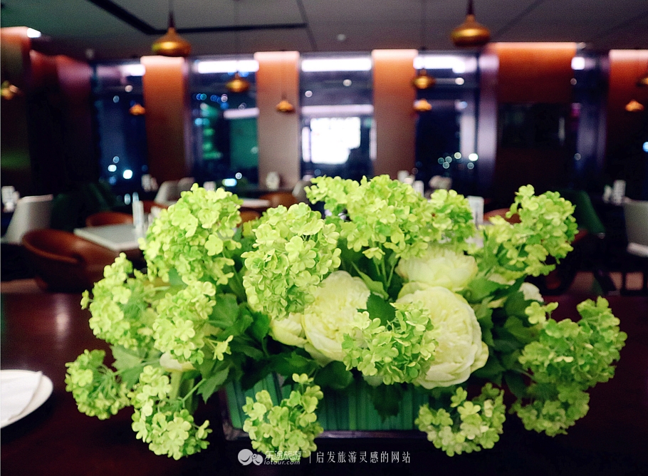 做一家有品质有温度的酒店,轻奢酒店大堂办公