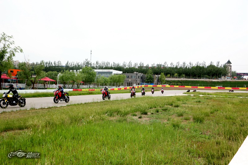 摩托赛事杜卡迪,杜卡迪摩托车锦标赛视频