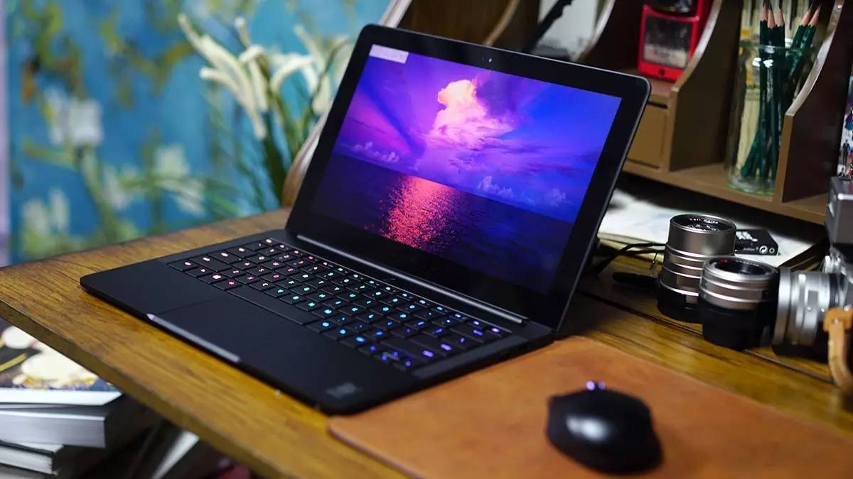 雷蛇灵刃潜行版2017版换电池,雷蛇灵刃13潜行版换固态硬盘