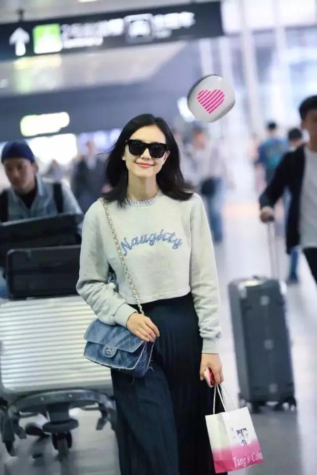 刘雯高圆圆女神都钟爱纯色连衣裙,高圆圆马思纯