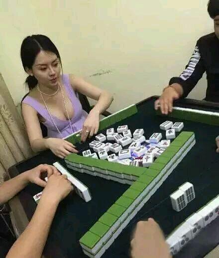 开100多万宝马730的老板，“土豪”的生活是怎样的？