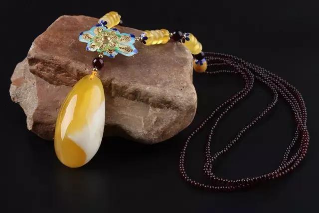 琥珀蜜蜡有瑕疵怎么办,好的琥珀蜜蜡是什么样子