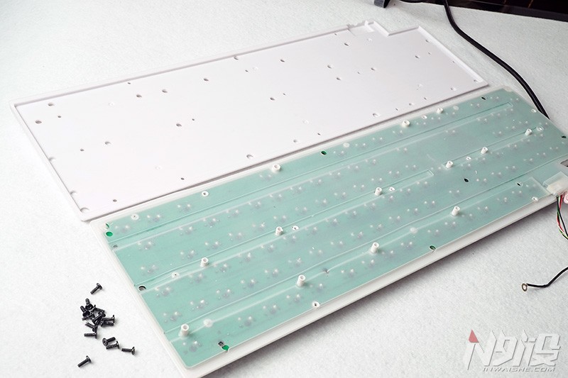 自带手托防尘罩的机械键盘,蝙蝠骑士机械键盘拆解