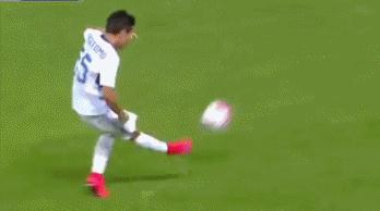 他是日本巨星豪门主力，一人身价等半支国足，前女友是AV*优女**！