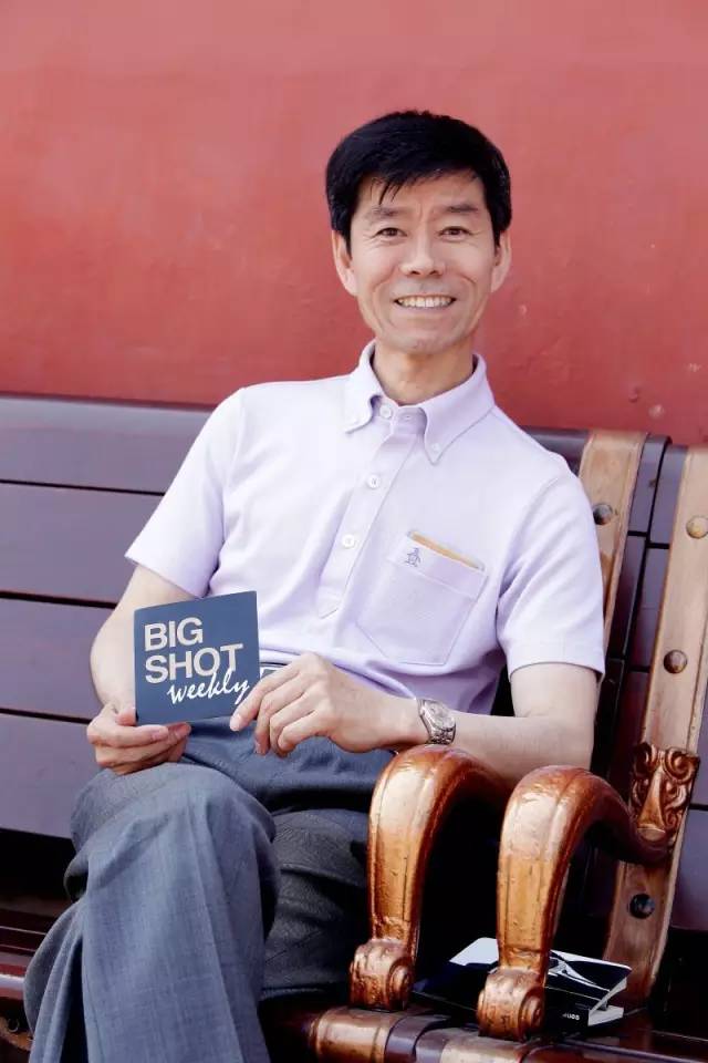 我们把专门给皇上修表的那位师傅“挖”出来了